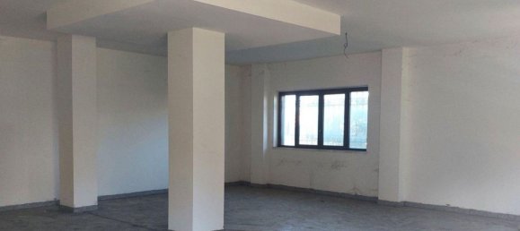 90m² Commercial property in Rome, Italy No. 371534 6