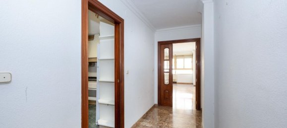 4 bedrooms Apartment in Granada, Spain No. 19840 9