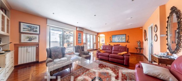 3 bedrooms Penthouse in Rome, Italy No. 184679 13