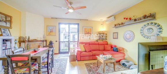 3 rooms Apartment in Buguggiate, Italy No. 41278 3