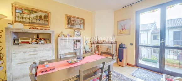 3 rooms Apartment in Buguggiate, Italy No. 41278 4