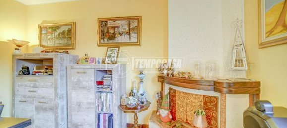 3 rooms Apartment in Buguggiate, Italy No. 41278 9