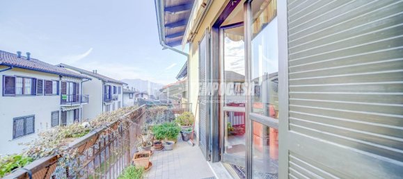 3 rooms Apartment in Buguggiate, Italy No. 41278 13