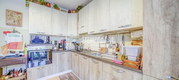 3 rooms Apartment in Buguggiate, Italy No. 41278 17