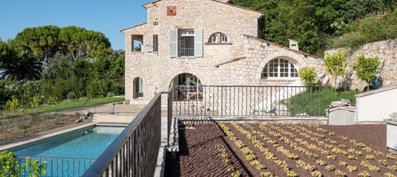 4 bedrooms Villa in Vence, France No. 291865 2