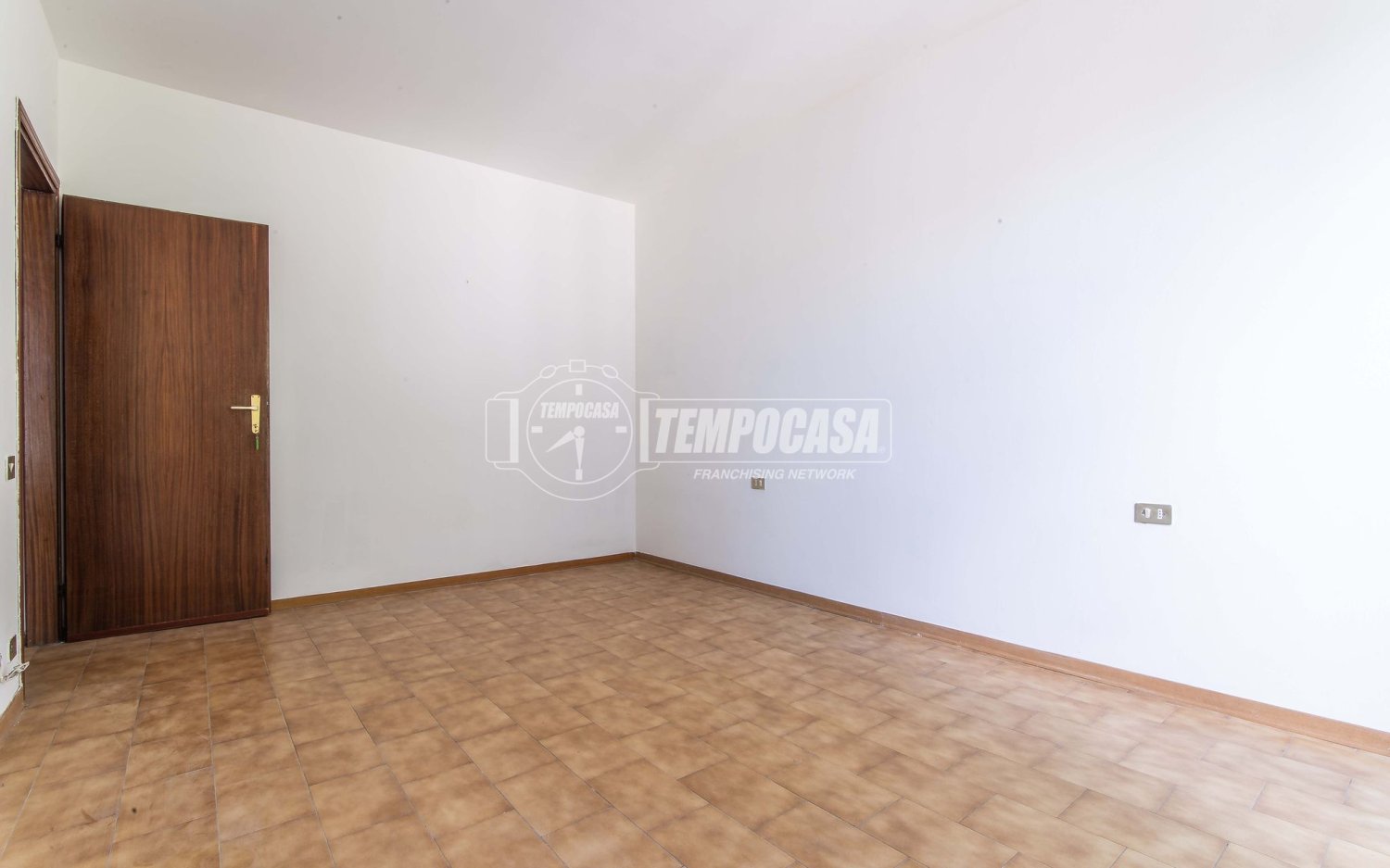 Apartamento T2 em Appiano Gentile, Italy N.º 275847