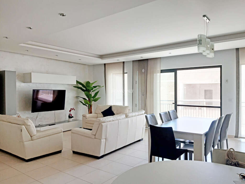 3 bedrooms Apartment in Saint Julian's, Malta No. 10557