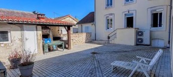 Casa de 3 dormitorios en Saint-Junien, France No. 301691 2