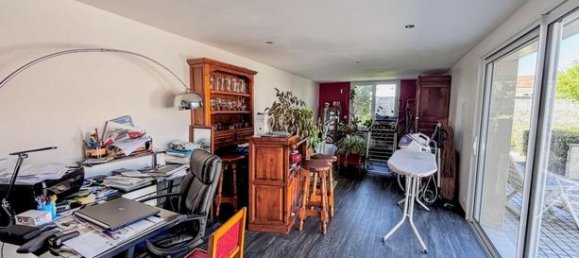 Casa de 3 dormitorios en Saint-Junien, France No. 301691 11