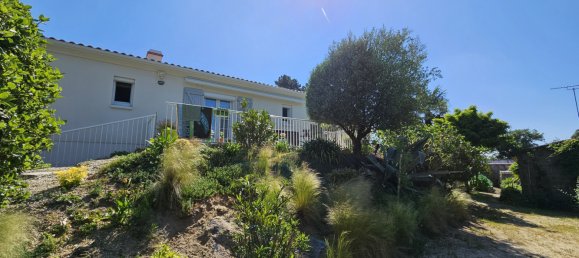 3 bedrooms House in Paulx, France No. 280394 7