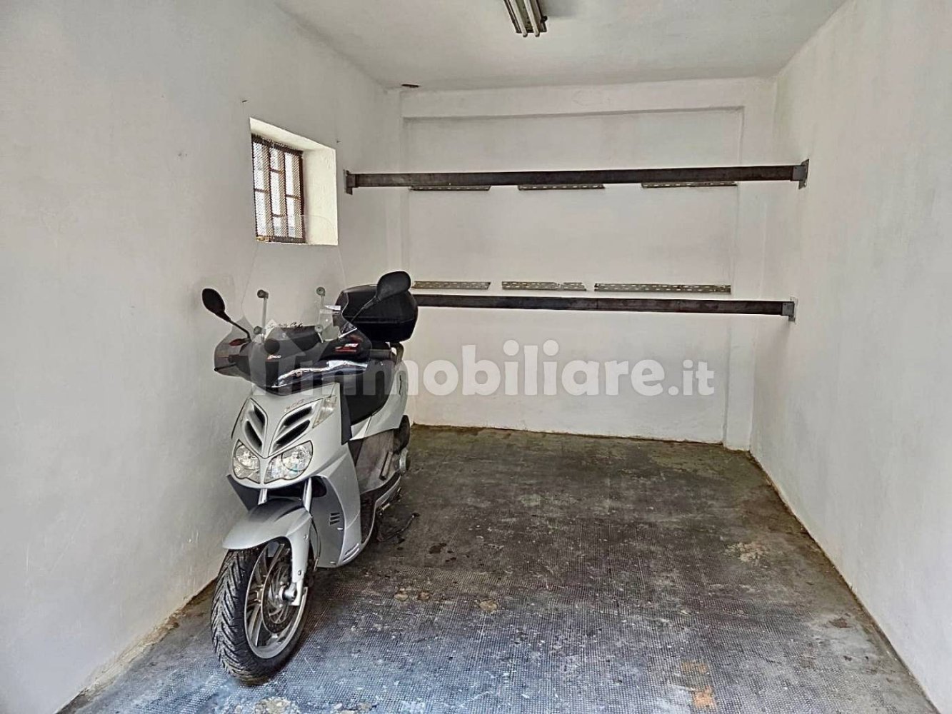 Garage in Turin, Italy 13m², Nr. 360281