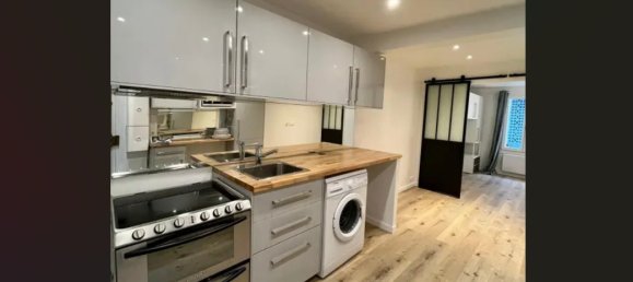 1 bedroom Apartment in Paris, France No. 286594 3