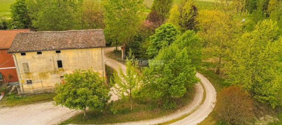 4 bedrooms House in Campogalliano, Italy No. 159266 4