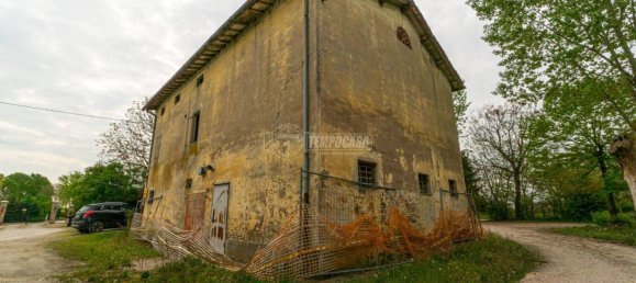 4 bedrooms House in Campogalliano, Italy No. 159266 16