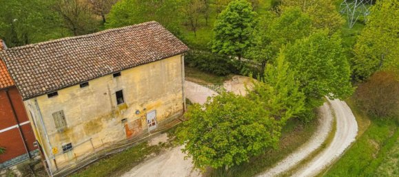 4 bedrooms House in Campogalliano, Italy No. 159266 5