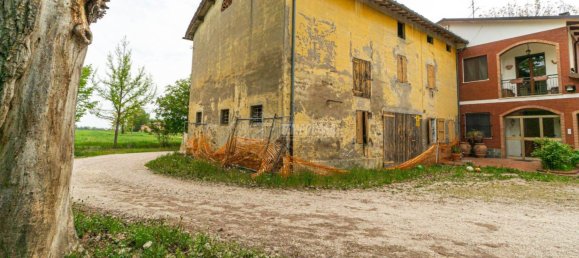 4 bedrooms House in Campogalliano, Italy No. 159266 19