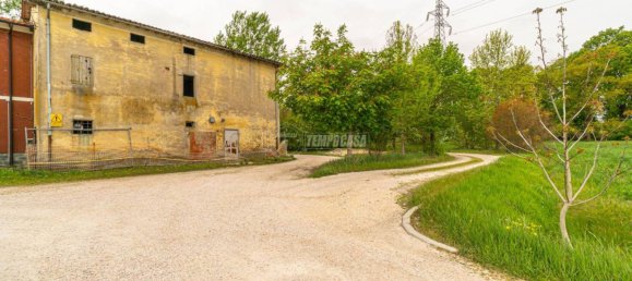 4 bedrooms House in Campogalliano, Italy No. 159266 6