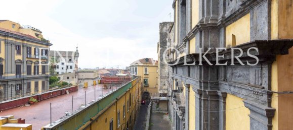 5 rooms Apartment in Naples, Italy No. 127278 14