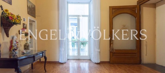 5 rooms Apartment in Naples, Italy No. 127278 2