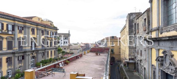 5 rooms Apartment in Naples, Italy No. 127278 6