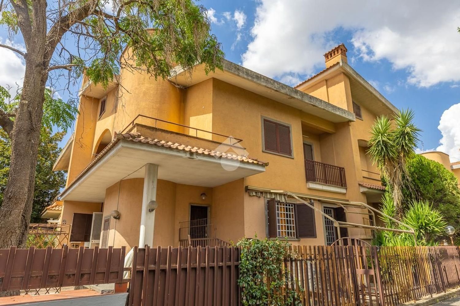 4 rooms Apartment in Rome, Italy No. 276503