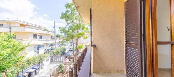 4 rooms Apartment in Rome, Italy No. 276503 3