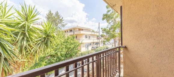 4 rooms Apartment in Rome, Italy No. 276503 2