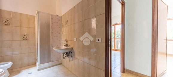 4 rooms Apartment in Rome, Italy No. 276503 4