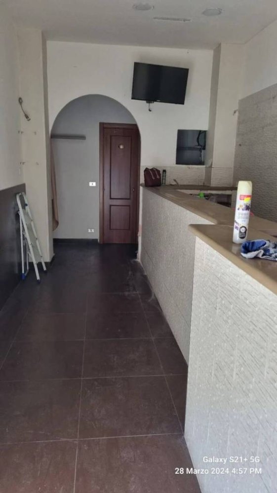 1-salle Propriété commerciale à Naples, Italy No. 368979