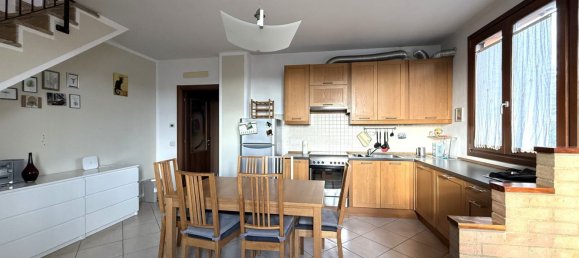 4 غرف نوم منزل ذو طابقين في Pontedera, Italy رقم 359888 8