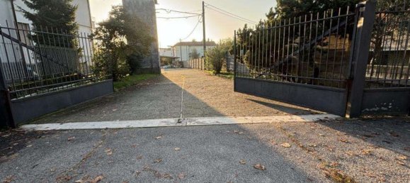 5610m² Warehouse in Como, Italy No. 329764 2