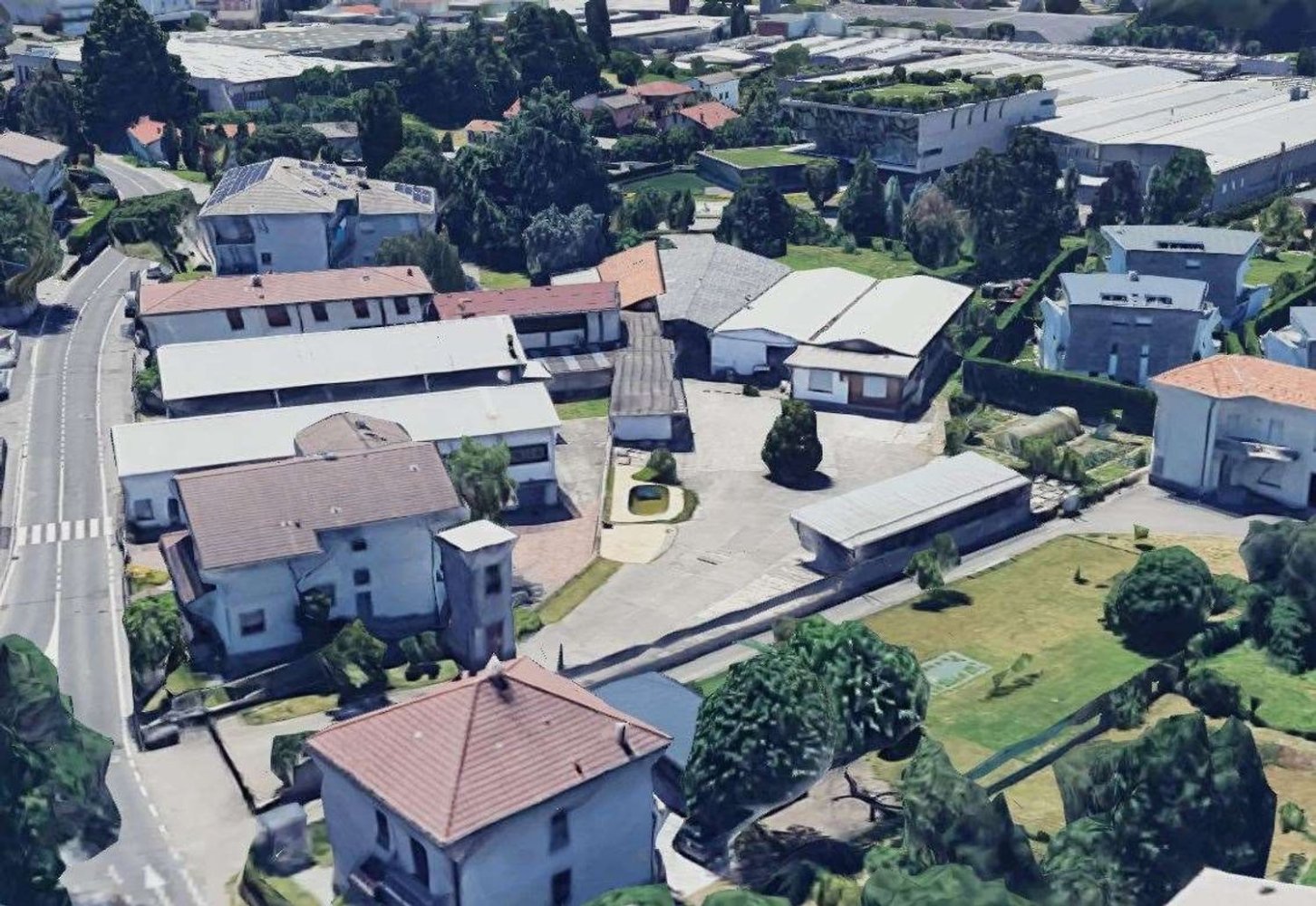 5610m² Warehouse in Como, Italy No. 329764