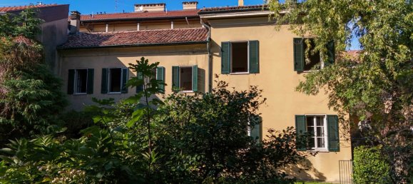 5 غرف نوم فيلا في Novate Milanese, Italy رقم 314221 3