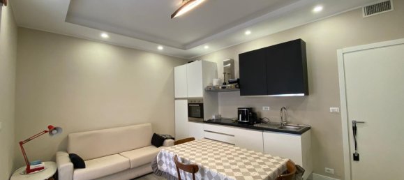 6 rooms Apartment in Turin, Italy No. 198143 2