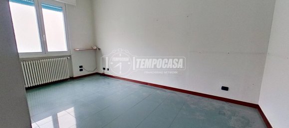 2 bedrooms Apartment in Tavernerio, Italy No. 209136 3