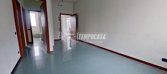 2 bedrooms Apartment in Tavernerio, Italy No. 209136 4