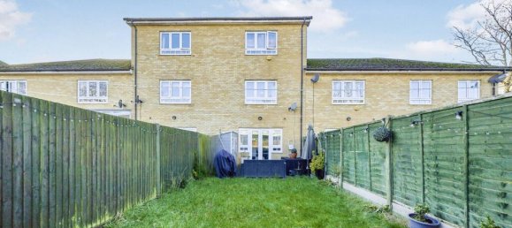 4 bedrooms House in Feltham, United Kingdom No. 10537 16