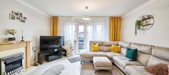 4 bedrooms House in Feltham, United Kingdom No. 10537 5