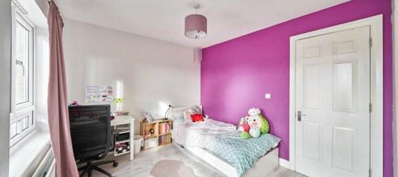 4 bedrooms House in Feltham, United Kingdom No. 10537 10