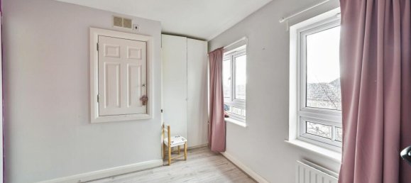 4 bedrooms House in Feltham, United Kingdom No. 10537 11