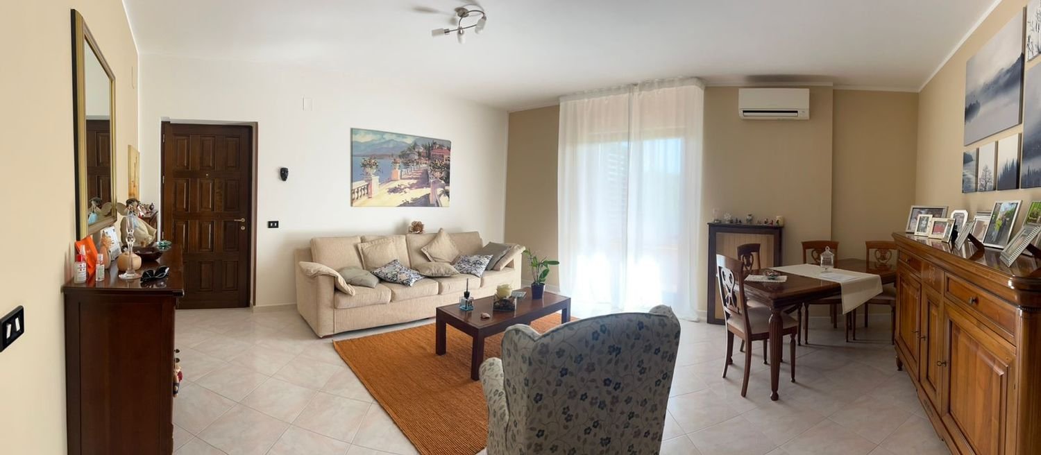 5 bedrooms Apartment in Benevento, Italy No. 74588