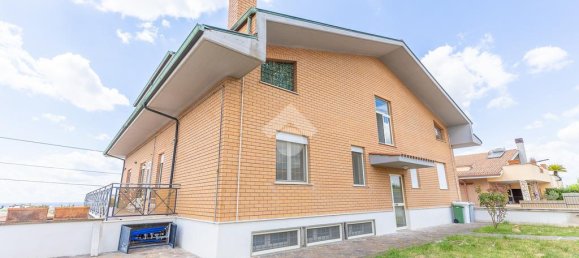 Apartamento de 2 dormitorios en Guidonia Montecelio, Italy No. 310094 2