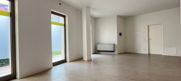 73m² Office in Sant'Ambrogio di Valpolicella, Italy No. 277526 3