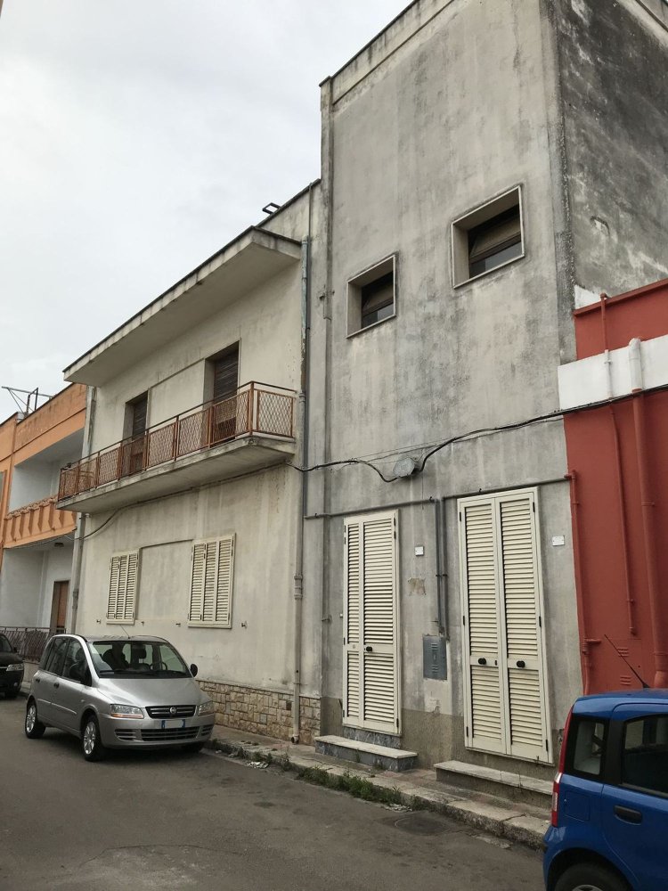 13 rooms House in San Pietro Vernotico, Italy No. 172393