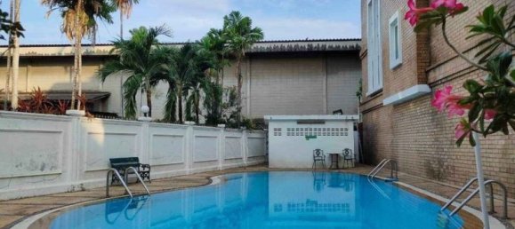 4 bedrooms Bungalow in Bangkok, Thailand No. 6367 8