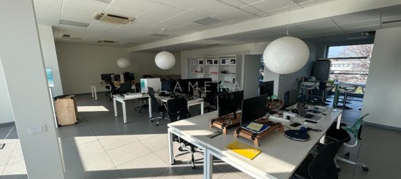  مكتب في Brescia, Italy 204متر مربع رقم 4957 2