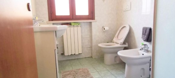 Квартира с 2 спальнями в Фучеккьо, Италия № 375172 8