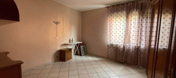 5غرفة شقة في Turin, Italy رقم 33181 16