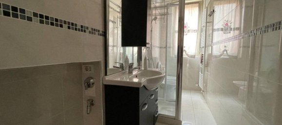 5غرفة شقة في Turin, Italy رقم 33181 26