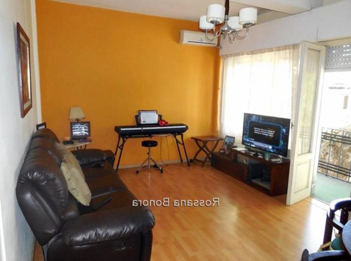 3 bedrooms Apartment in Montevideo, Uruguay No. 913